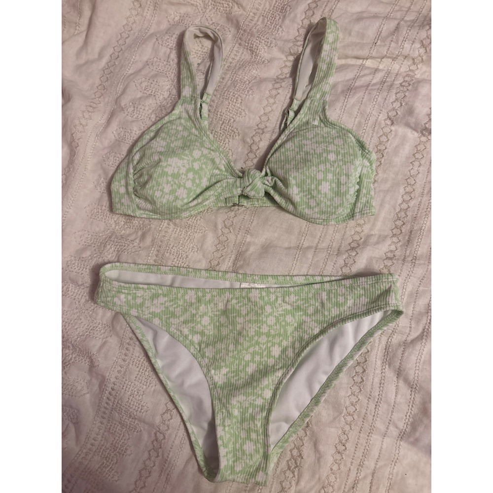 Xhilaration Light Green Ribbed Floral Bikini 2pc Swimsuit, L Top/M Bottom